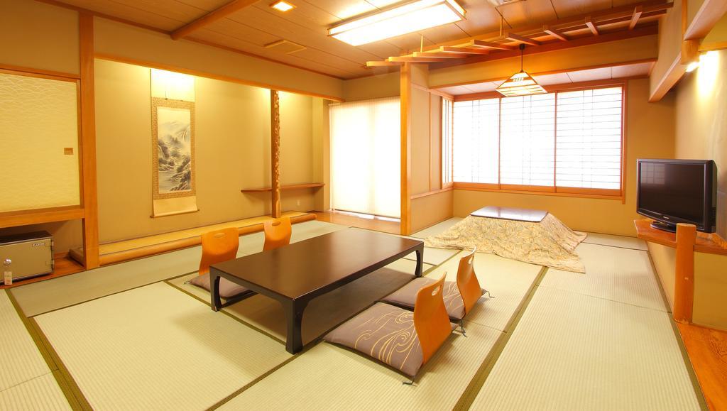 Isawa View Hotel Fuefuki Buitenkant foto