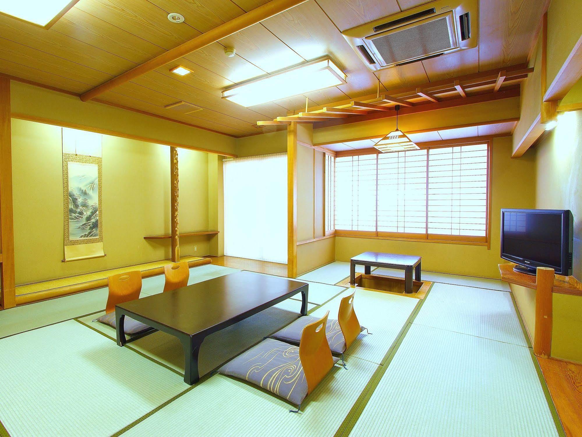 Isawa View Hotel Fuefuki Buitenkant foto