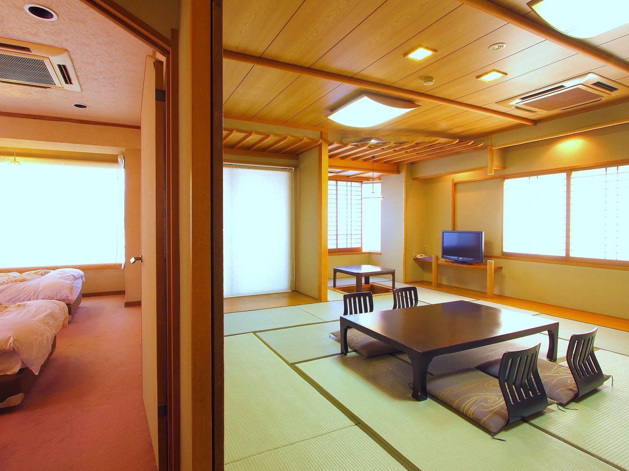 Isawa View Hotel Fuefuki Buitenkant foto